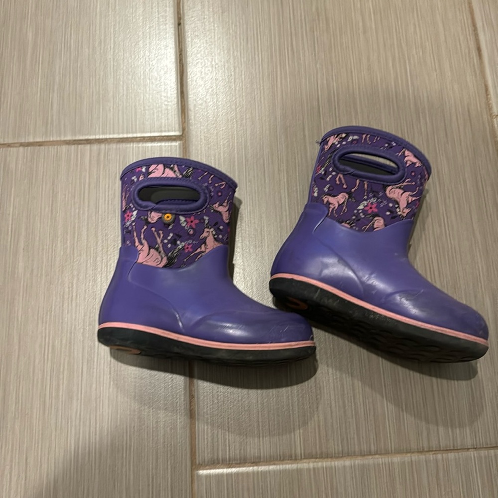 Girls bogs